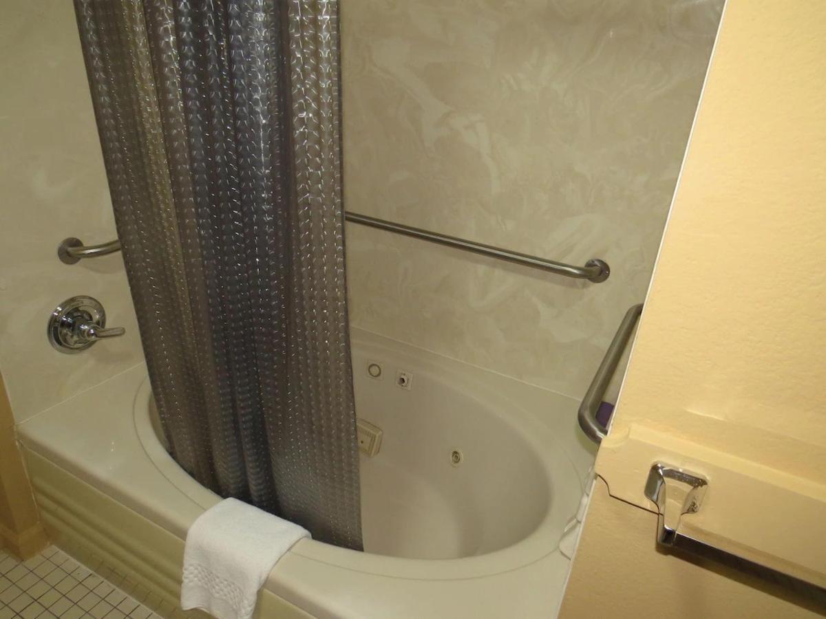 First Western Inn Caseyville 외부 사진